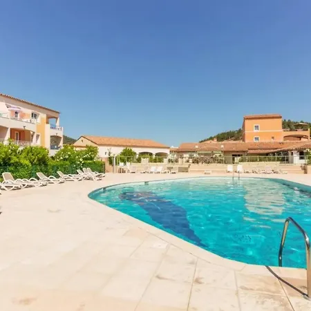 Vue Sur à Appartement Roquebrune-sur Argens